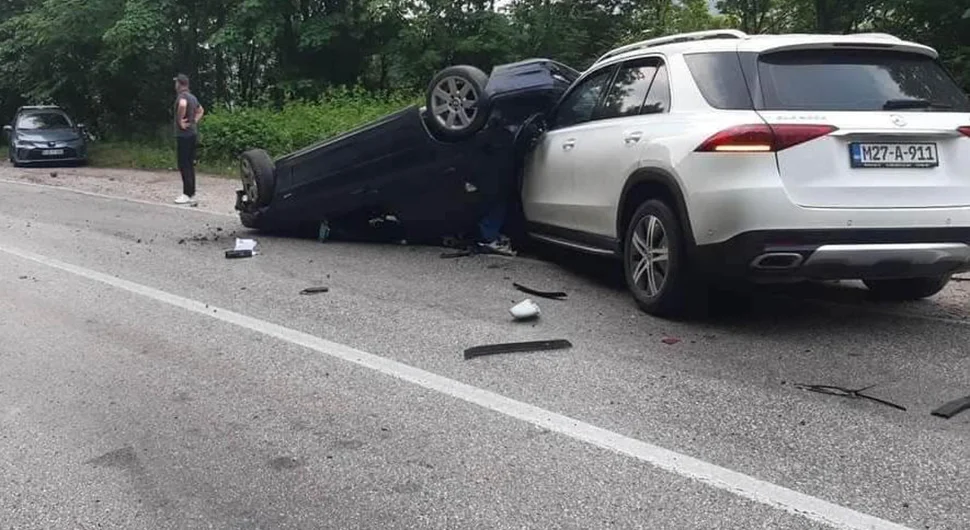 Stravična nesreća: Učestvovalo pet vozila, jedna osoba poginula