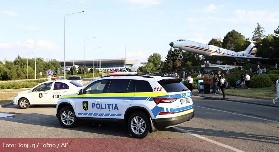 Pogledajte snimak napada na aerodromu: Odjekuju pucnji, policija napravila zasjedu