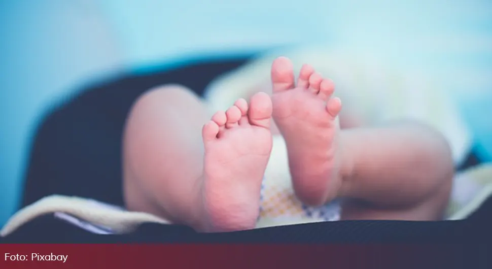 Beba primljena sa bolovima u stomaku: Doktori pronašli nerođenog blizanca