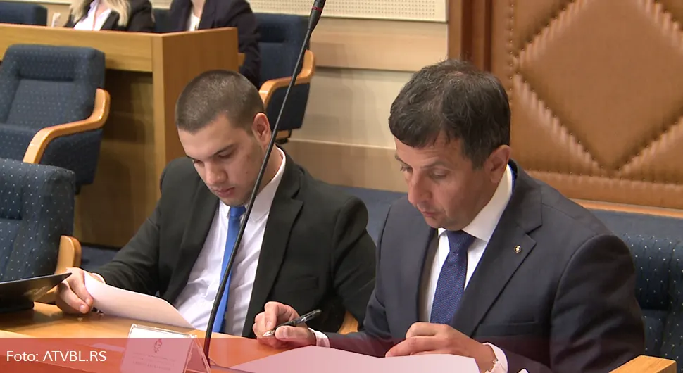 Opozicija na sjednici potvrdila da šuruje sa strancima