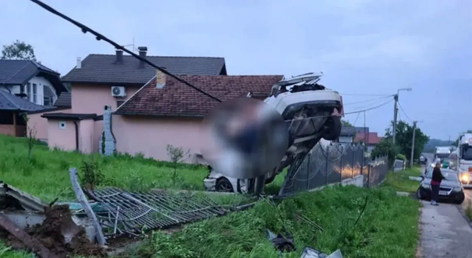 Maloljetnik provrijeđen u nesreći u Brčkom prevezen u tuzlansku bolnicu