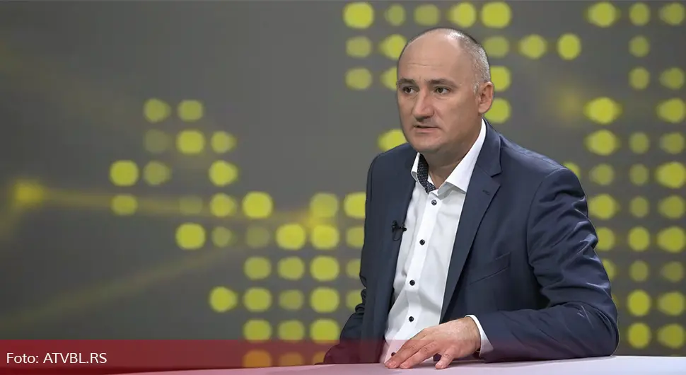 Топић: Станивуковић спао на Ћурлу