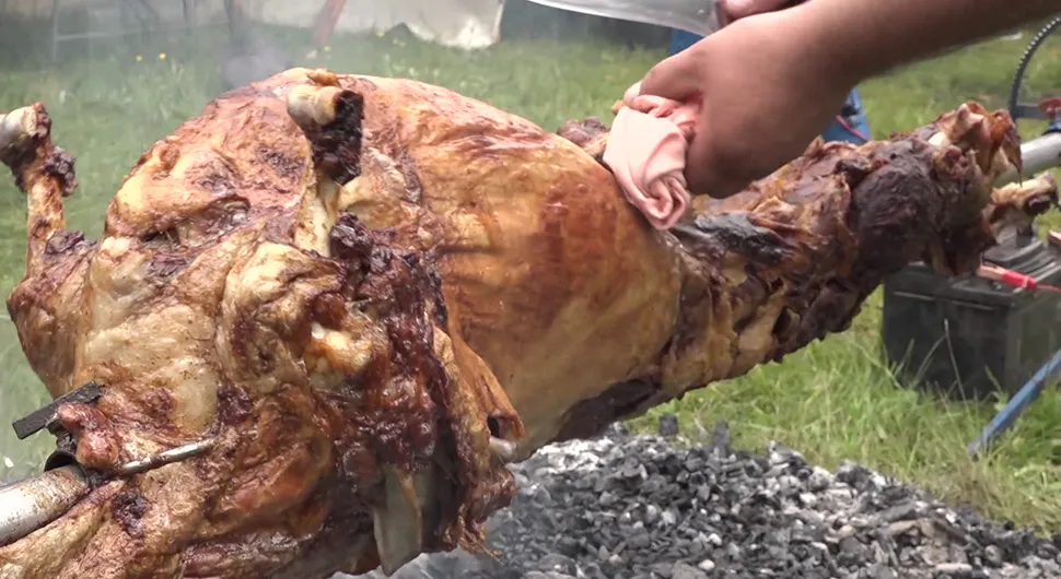 Jagnjijada ponovo okupila region: 500 jagnjadi na ražnju