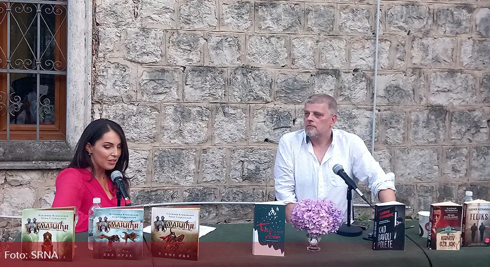 Književno veče sa Vladimirom Kecmanovićem, promovisan roman "Kad đavoli polete"