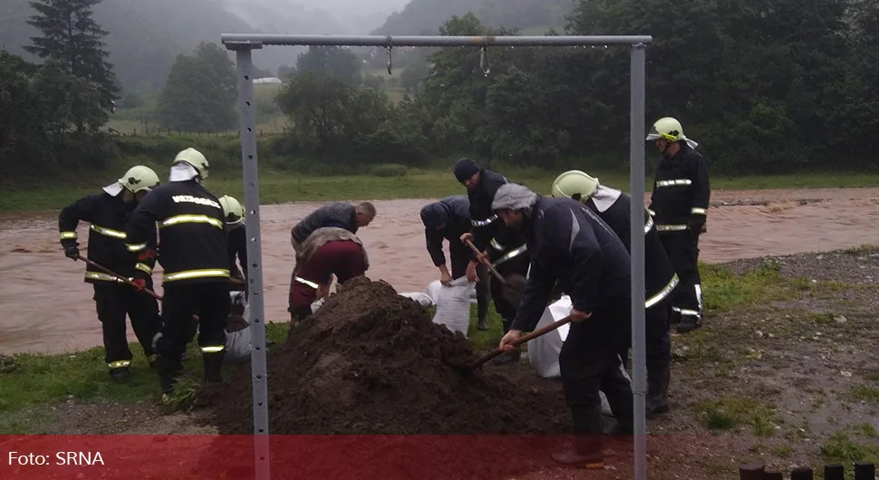 Porastao vodostaj Zelenog Jadra, vatrogasci intervenisali u Mišićima