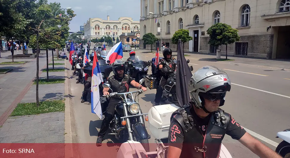 ''Ноћни вукови'': Безрезервна подршка предсједнику Српске