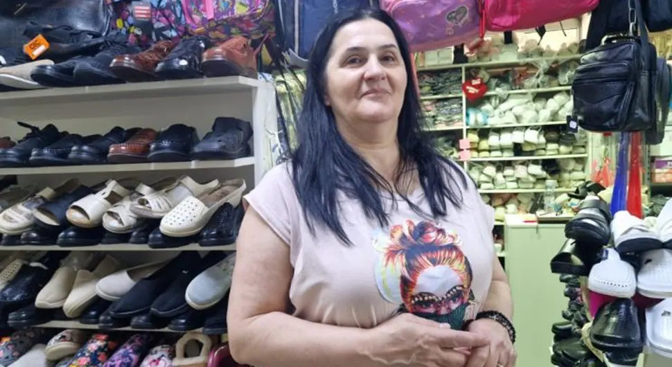 Opanci zaboravljeni, ali Rada ima bolju robu: Evo šta je ljetni hit na banjalučkoj Tržnici