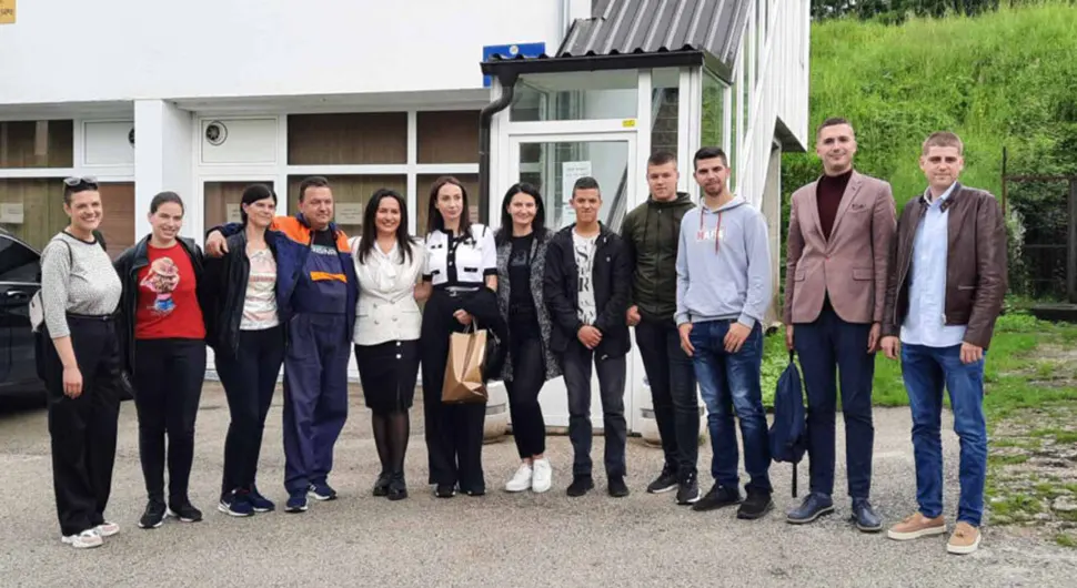 Fondacija "Srpska kuća" gradiće dom za šestočlanu porodicu Savić: "Ovo nam mnogo znači"