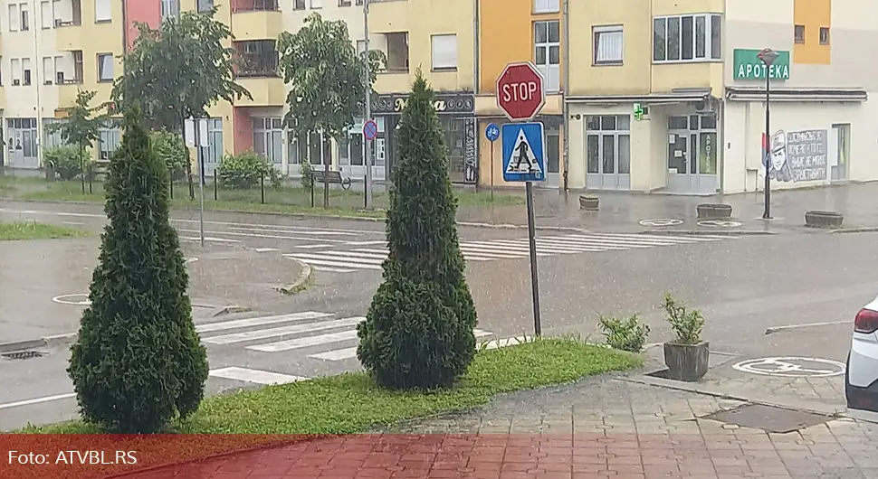 Jak pljusak poplavio banjalučke ulice