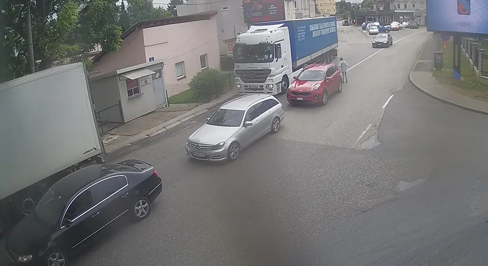 Gužve na više graničnih prelaza