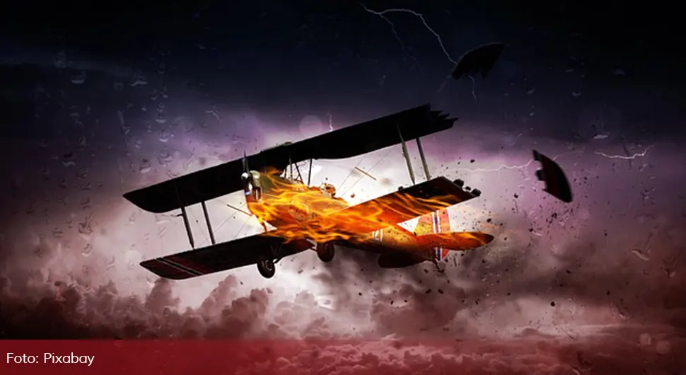 Dvije osobe poginule u sudaru aviona