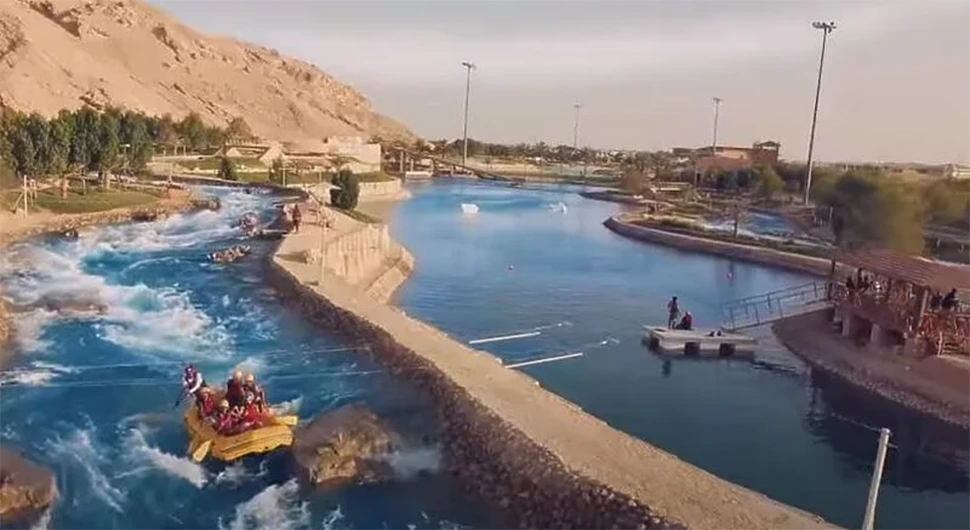 Pogledajte oazu usred pustinje u Abu Dabiju: Svakodnevno su joj potrebni milioni litara vode
