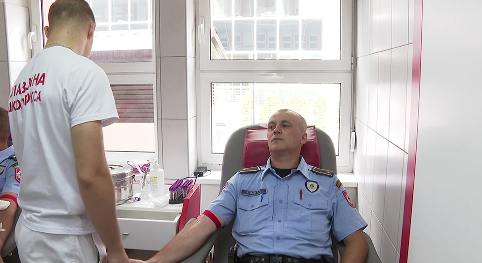 Policajac 40 puta dao krv