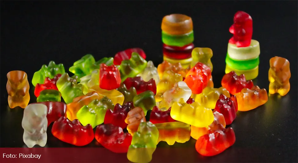 Мајка и двоје д‌јеце појели бомбоне с дрогом па завршили у болници