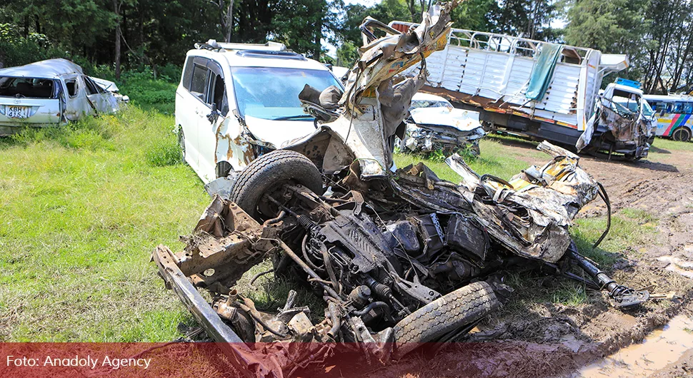 Kamion udario u štandove kraj auto-puta: Poginule 52 osobe