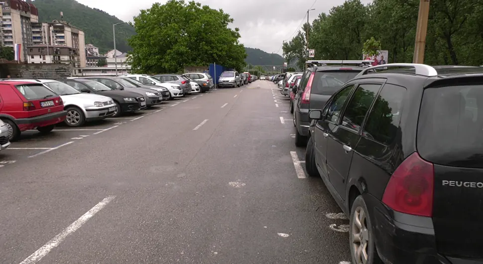 Zvornik: Skupština o problemu parking mjesta
