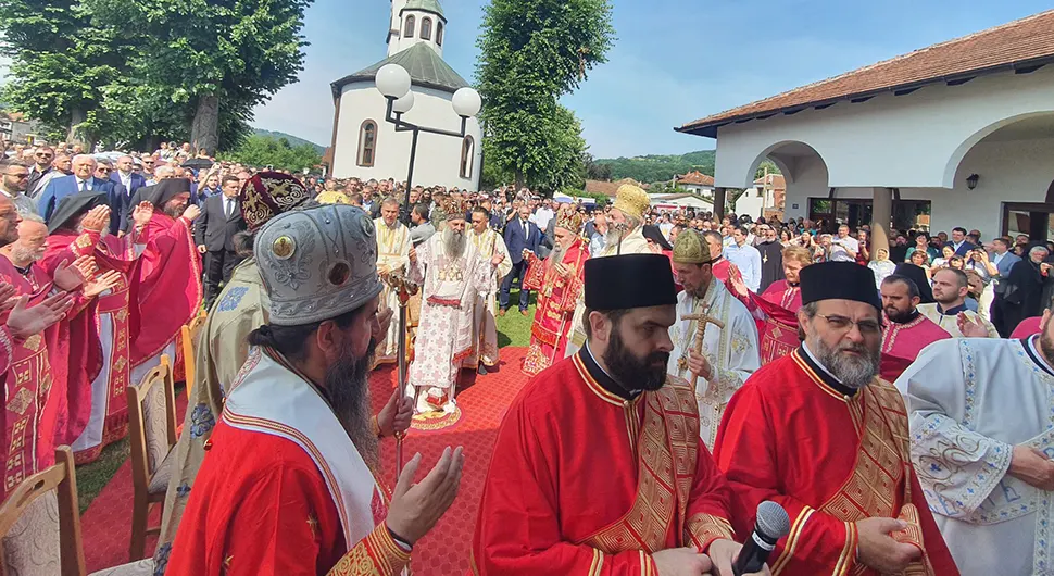 Obilježavanje 31 godine od stradanja Srba srednjeg Podrinja: Patrijarh Porfirije služi liturgiju