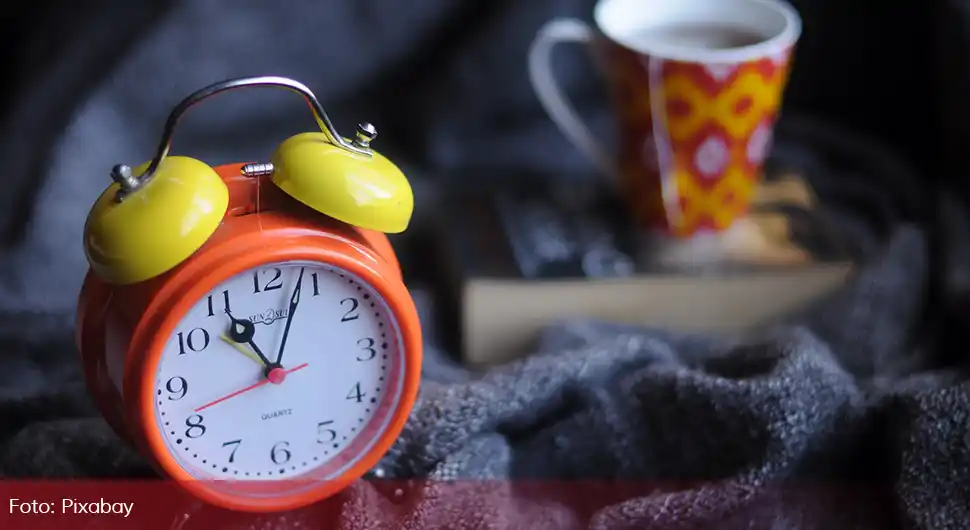 Zašto se budimo trenutak prije nego što se alarm oglasi