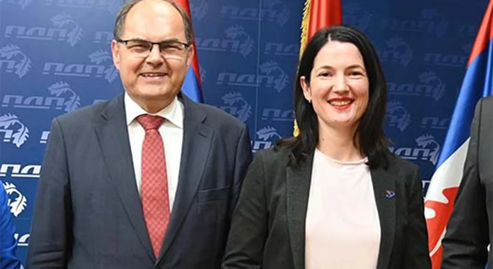 "Spodoba poništila odluku jednog naroda" - oštre reakcije na Šmitovo igranje visokog predstavnika