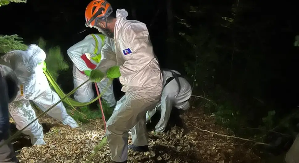 Nakon višednevne potrage, u provaliji pronađeno tijelo žene