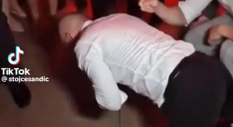 Topalko pjevao i radio sklekove