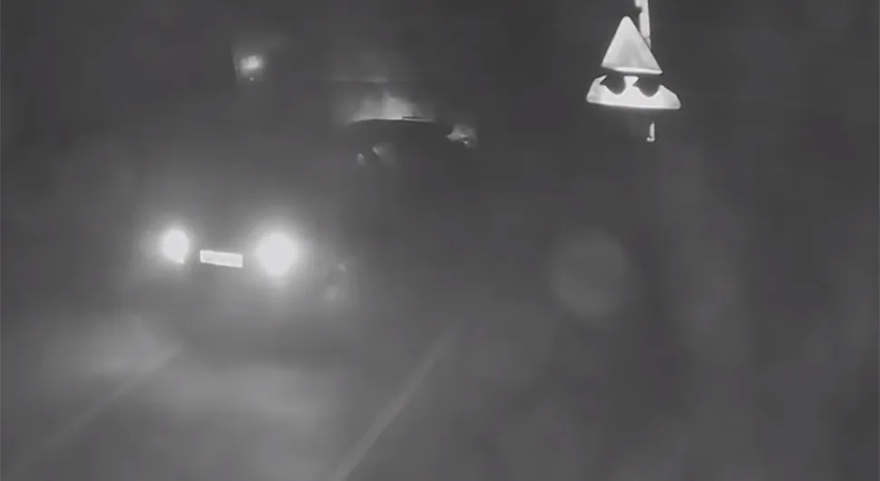 Sudar teretnog voza i automobila