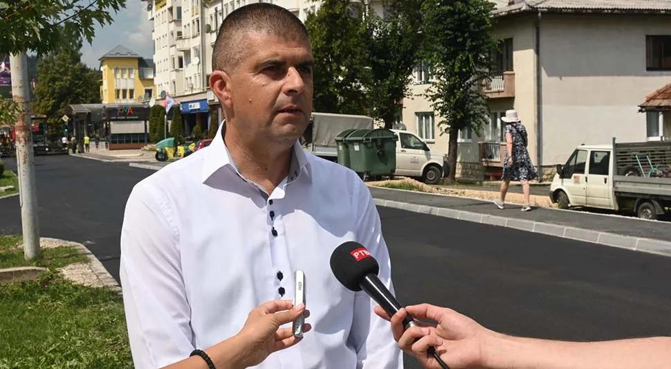 Шекара: Хистерија из Сарајева неће спријечити српске представнике да износе ставове Срба