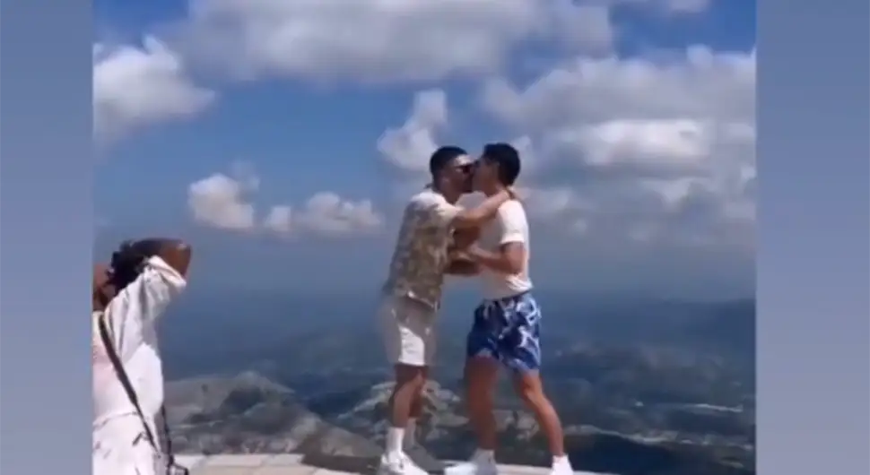 "Šta bi Njegoš rekao na ovo": Gej vjeridba na Lovćenu pokrenula lavinu komentara!