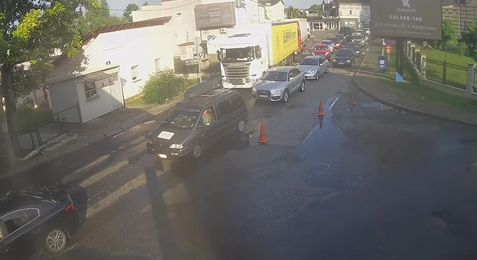 Kolone u oba smjera na Gradišci, Donjoj Gradini i Doljanima