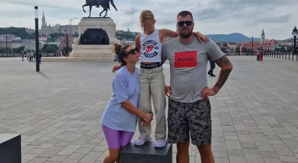 Janjuš se pomirio sa ženom, pa porukom ponizio sve s kojima ju je varao