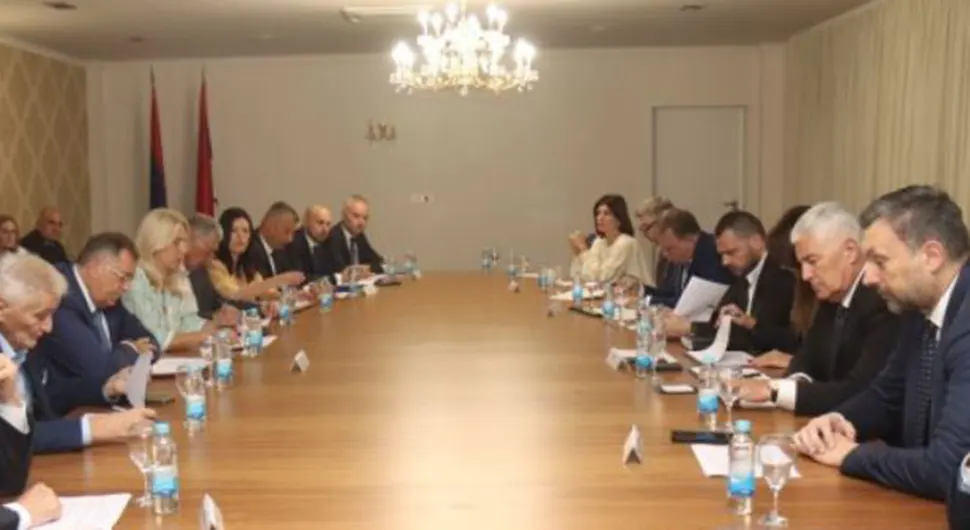 Konferencija za novinare nakon sastanka vladajućih stranaka na nivou BiH