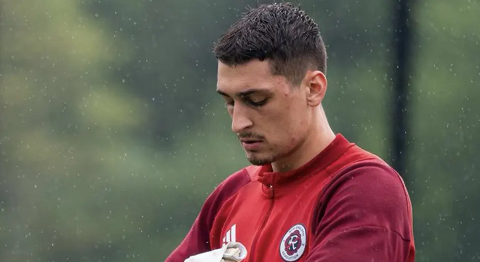 Transfer bomba, Srbin u Čelsiju
