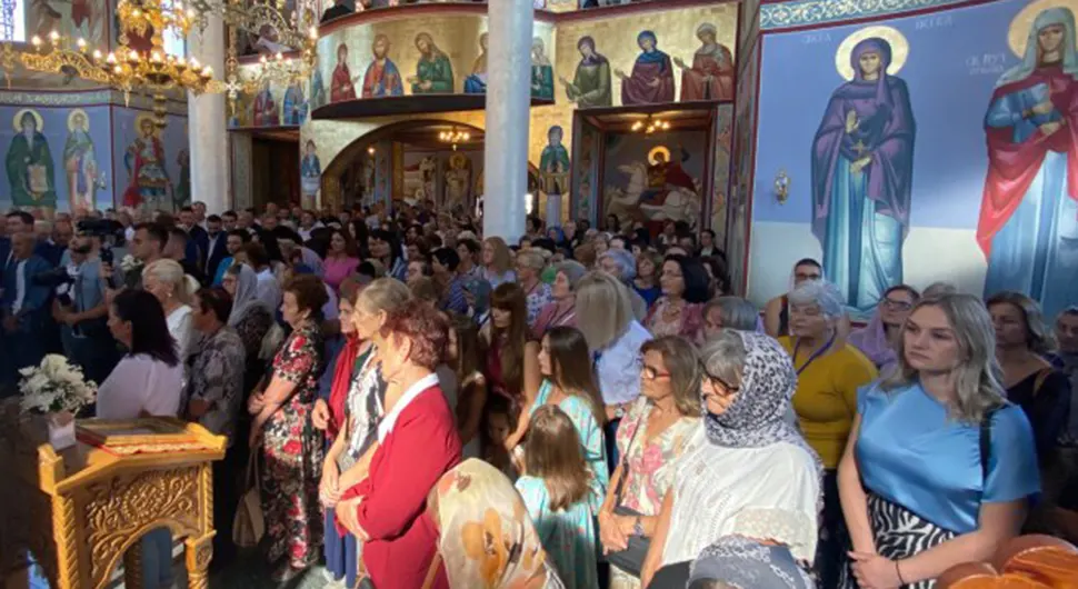 Vladika Fotije služio liturgiju povodom hramovne i gradske slave