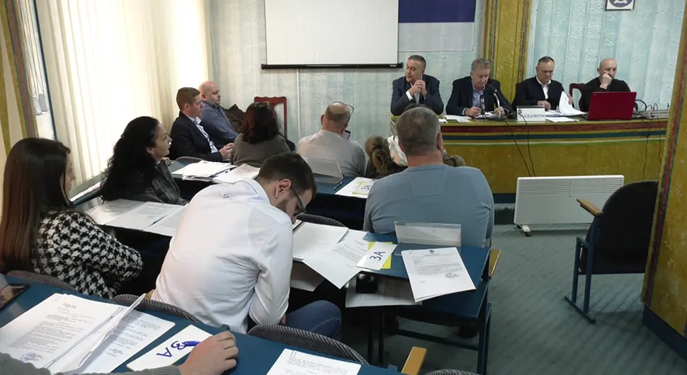 Након осам мјесеци заказана сједница Скупштине у Гацку