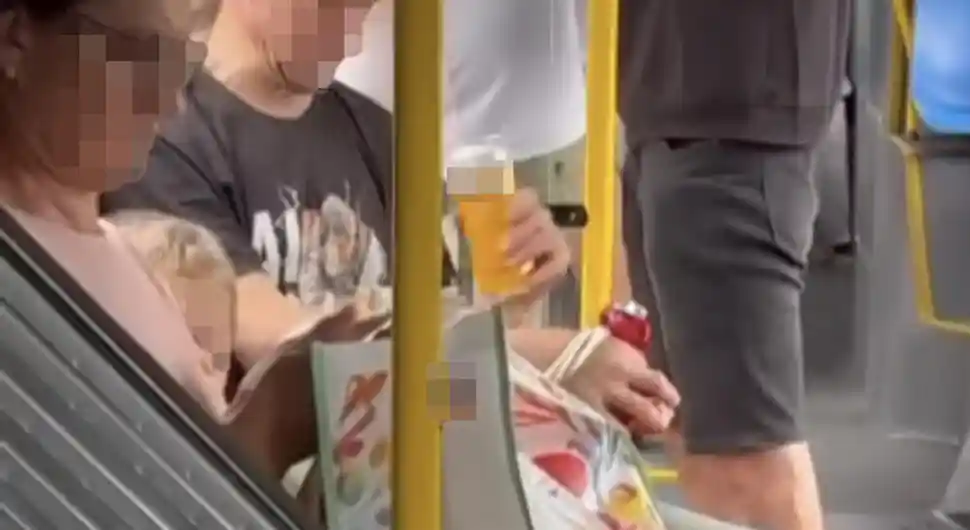 Psuje i vrijeđa dijete: Ponašanje oca u autobusu zgrozilo javnost - "Mrš, plači sad! Nema ti majke!"