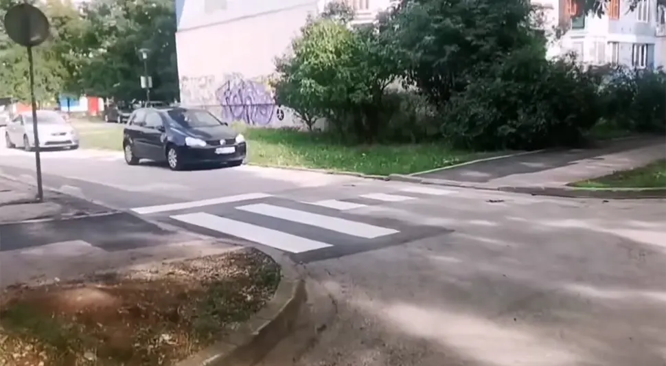 Ovo ima samo u BiH: Pogledajte kako je iscrtan pješački prelaz