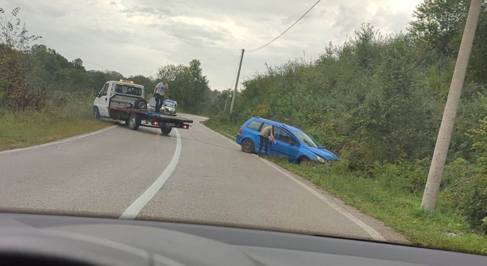 Саобраћајна незгода у Бањалуци, возач слетио са пута