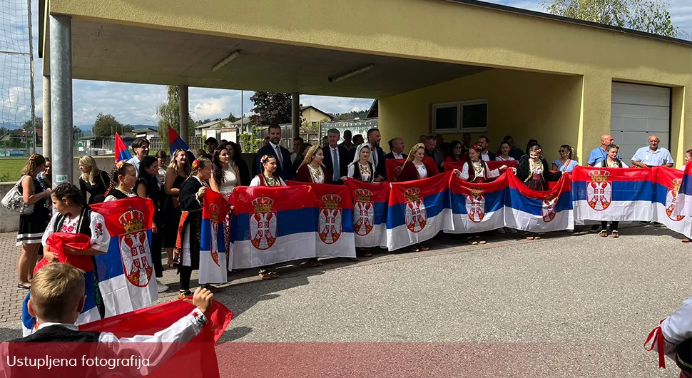 Обиљежен Дан српског јединства, слободе и националне заставе у Аустрији