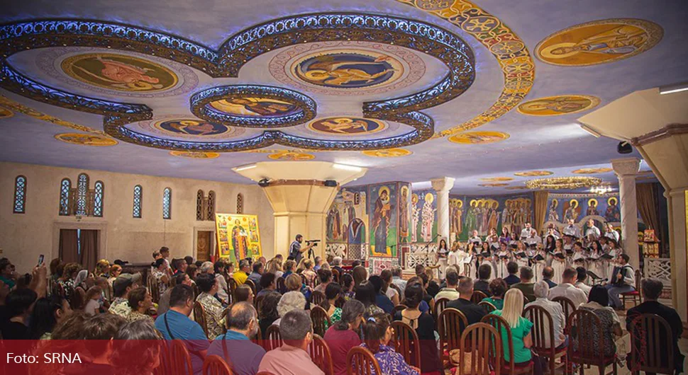 Српско-руско поетско вече у препуној крипти подгоричког Саборног храма