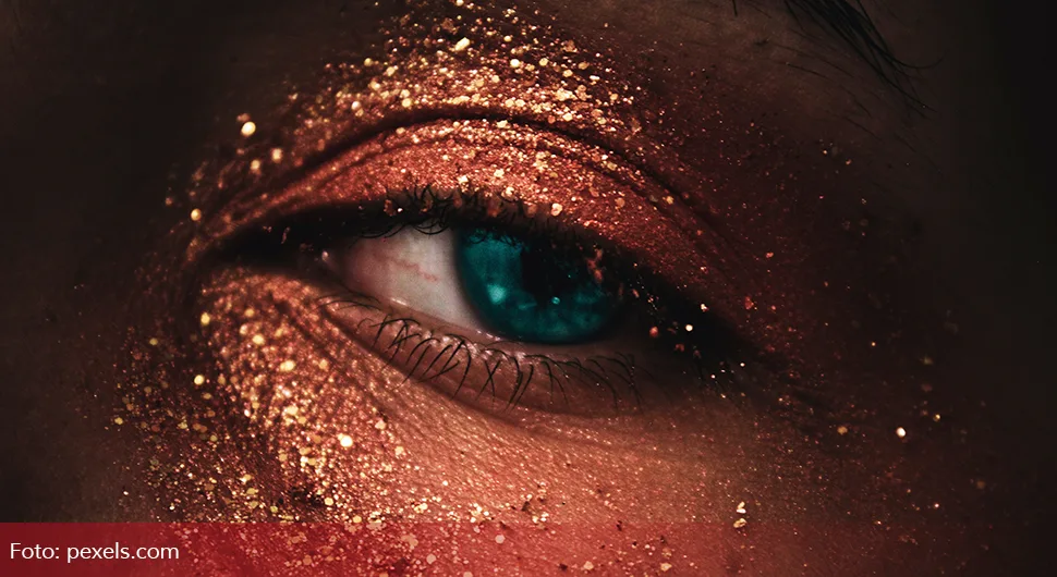 Шљокице, сјај у боји и микрокуглице одлазе у заборав