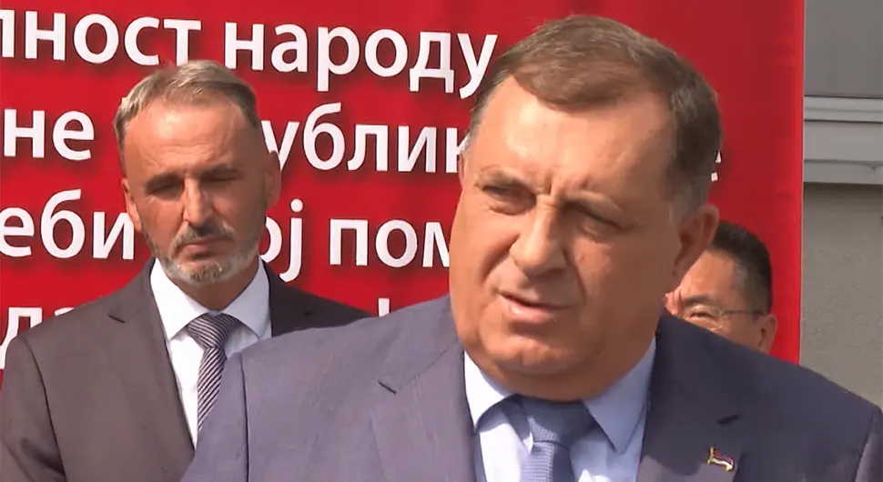 Dodik: Šmit želi da otme imovinu Srpske, to pitanje je riješeno