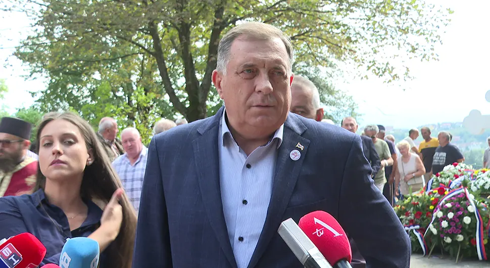 "Хелез покушава да наметне БиХ коју он жели да види"