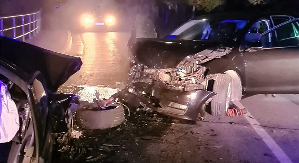 Шесторо повријеђених у судару три возила