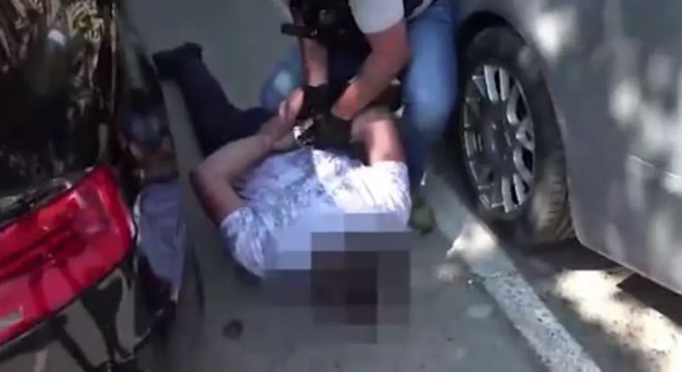 Crnogorci pali u Srbiji: Pronađena droga, vaga i oko 20.000 evra