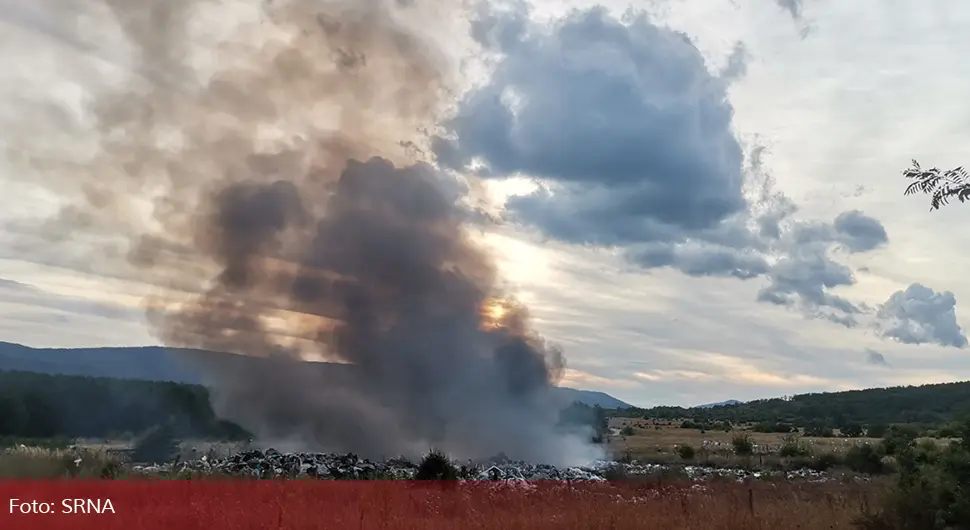 Deponija u Drvaru gori sedam dana, dim i neprijatni mirisi muče stanovništvo