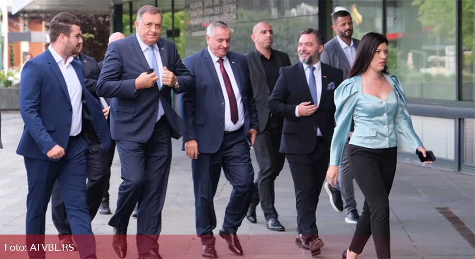 Počeo sastanak lidera SNSD-a, HDZ-a i "trojke“