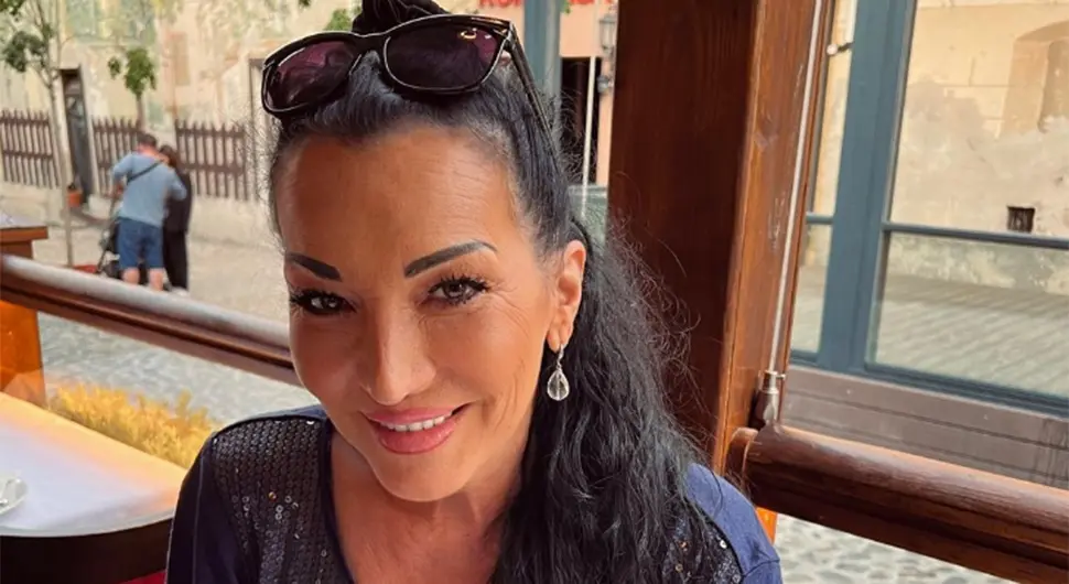 Позната пјевачица са 18 година изгубила невиност и одмах остала трудна