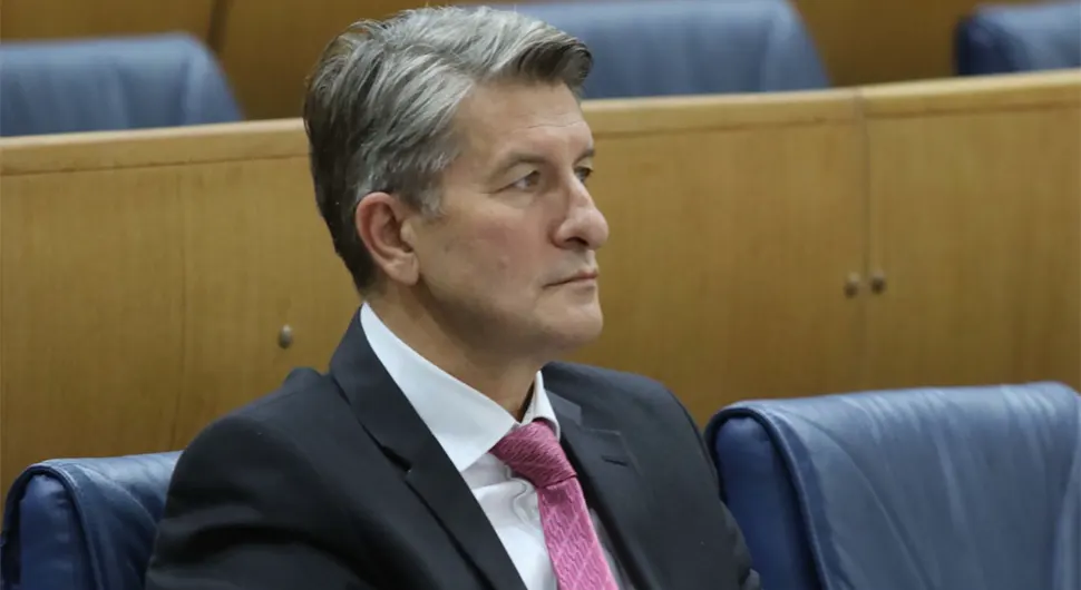 Бивши високи функционер СДА оснива партију