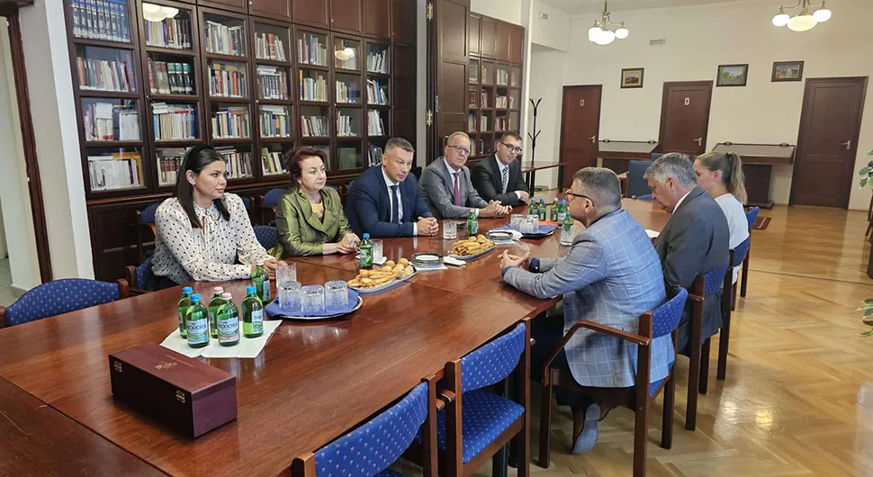 Nešić: Neka živi i jača prijateljstvo srpskog i mađarskog naroda