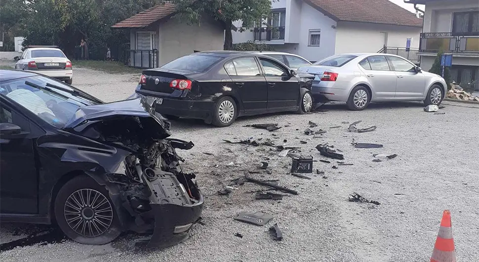 Pet osoba povrijeđeno u žestokom sudaru